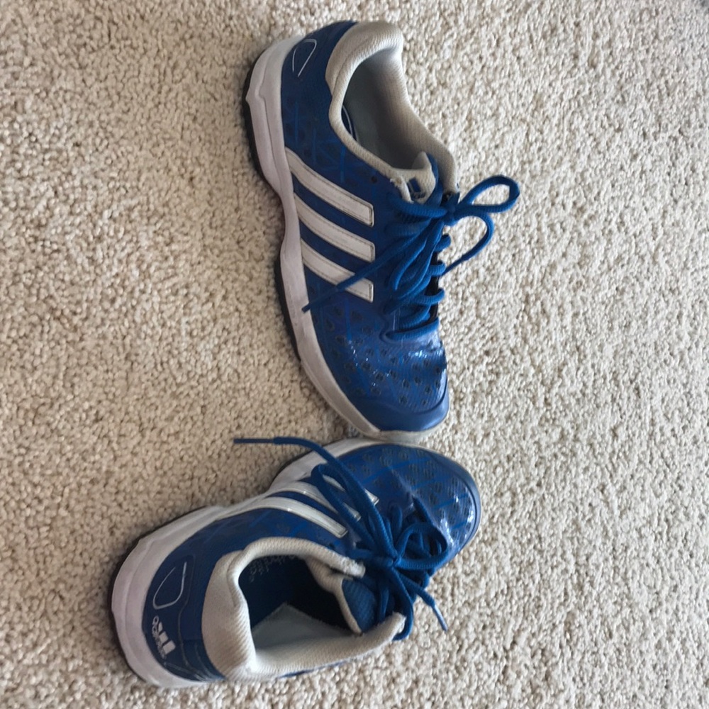 Adidas non marking tennis shoes